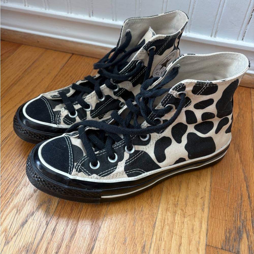 Converse Black and white cow print converse